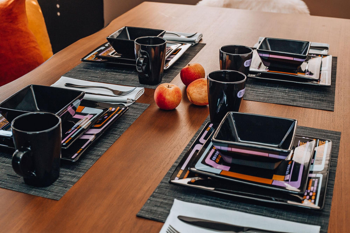 Star Trek 4 Piece Dinner Set スタートレック　ディナー食器セット４ピースセット　新品 | Star Trek: The Original Series NCC-1701 Series 8